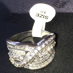 Exquisite Sterling silver & White Sapphire Ring